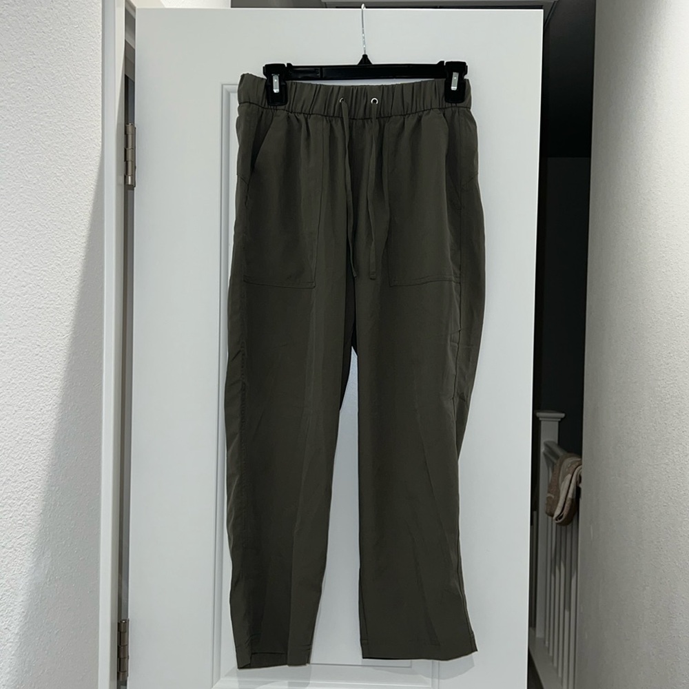 Cropped active pants